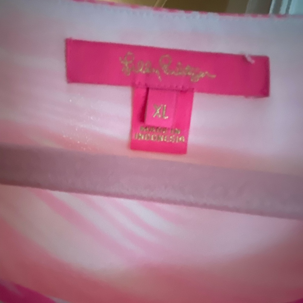 Xl Lilly Pulitzer blouse.  Worn once. Very bright prink